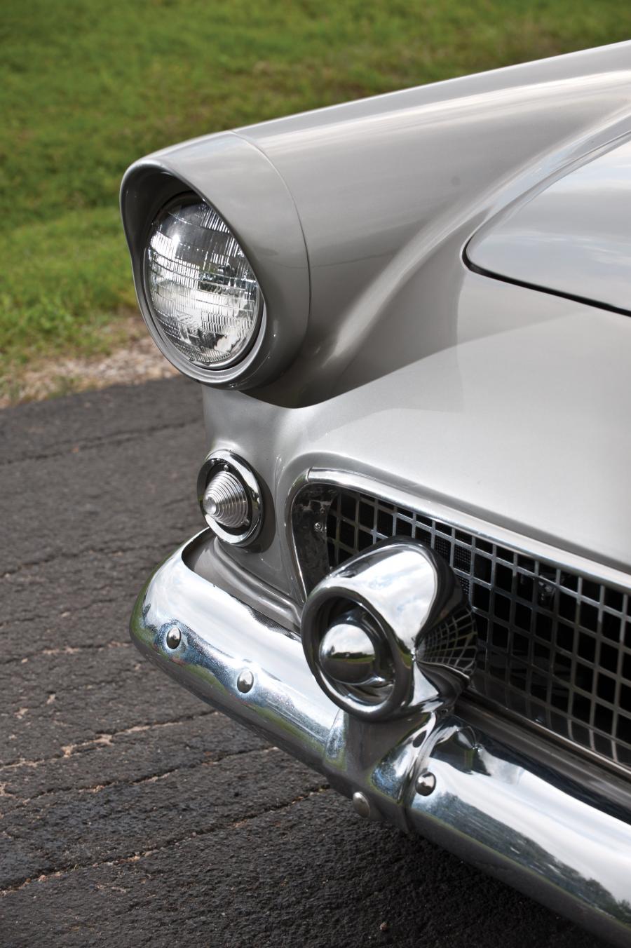  Ford Thunderbird Convertible 1956 года  (фото 23 из 34)